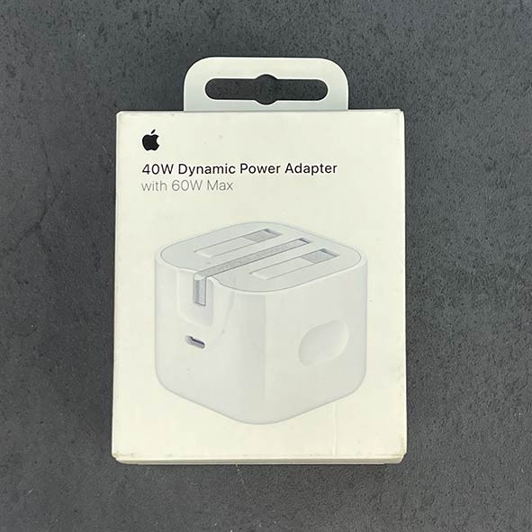 آدابتور اورجینال آیفون سری 17 40W سه پین تاشو